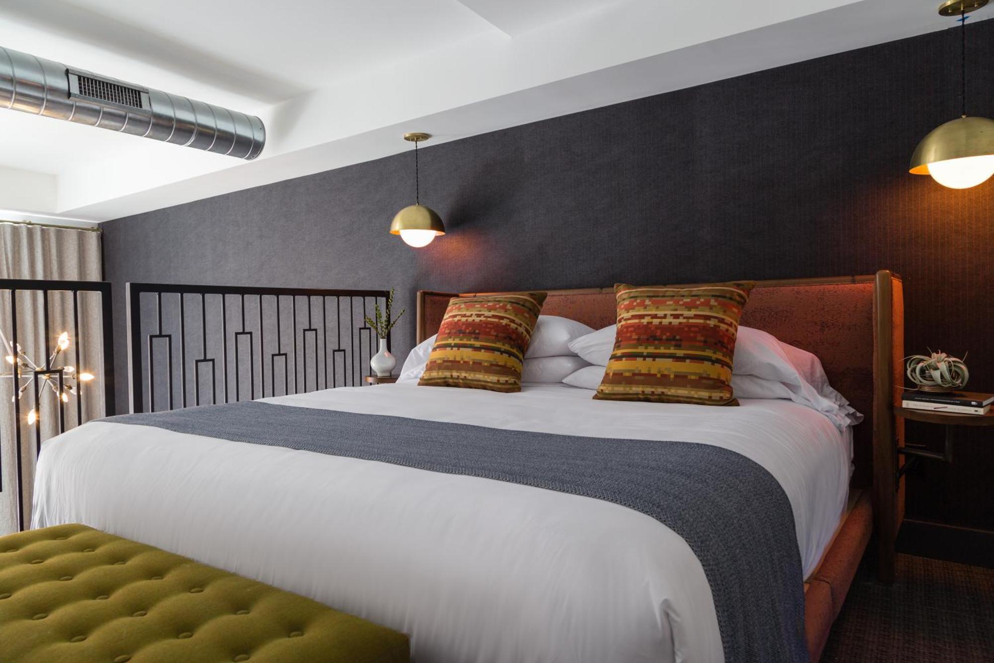The Hotel Салем Екстериор снимка